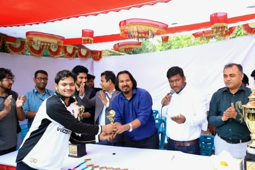 deshchitro-67c4157352cce-020325022315.webp